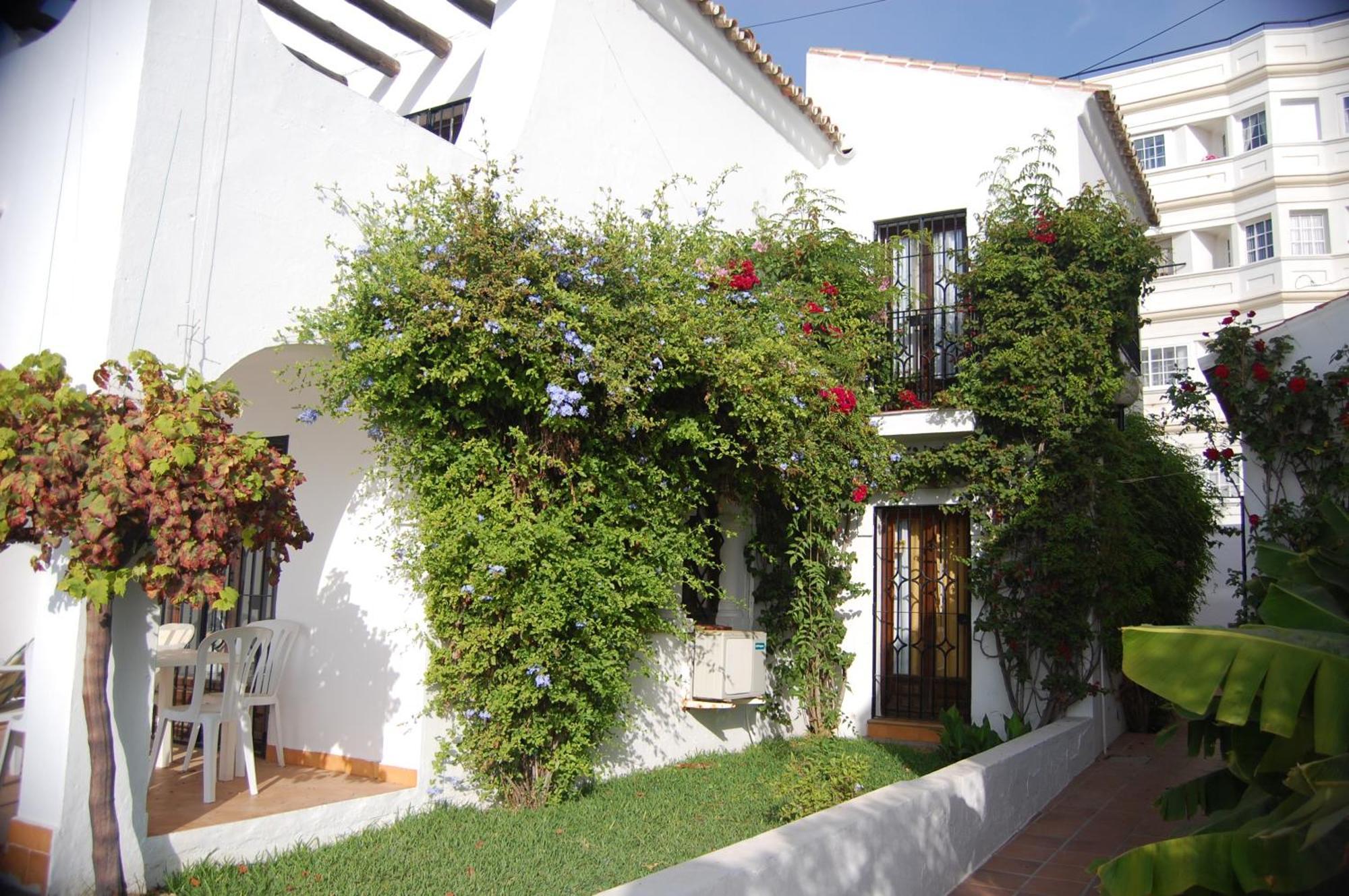 נרחה Apartamentos Perla Marina מראה חיצוני תמונה