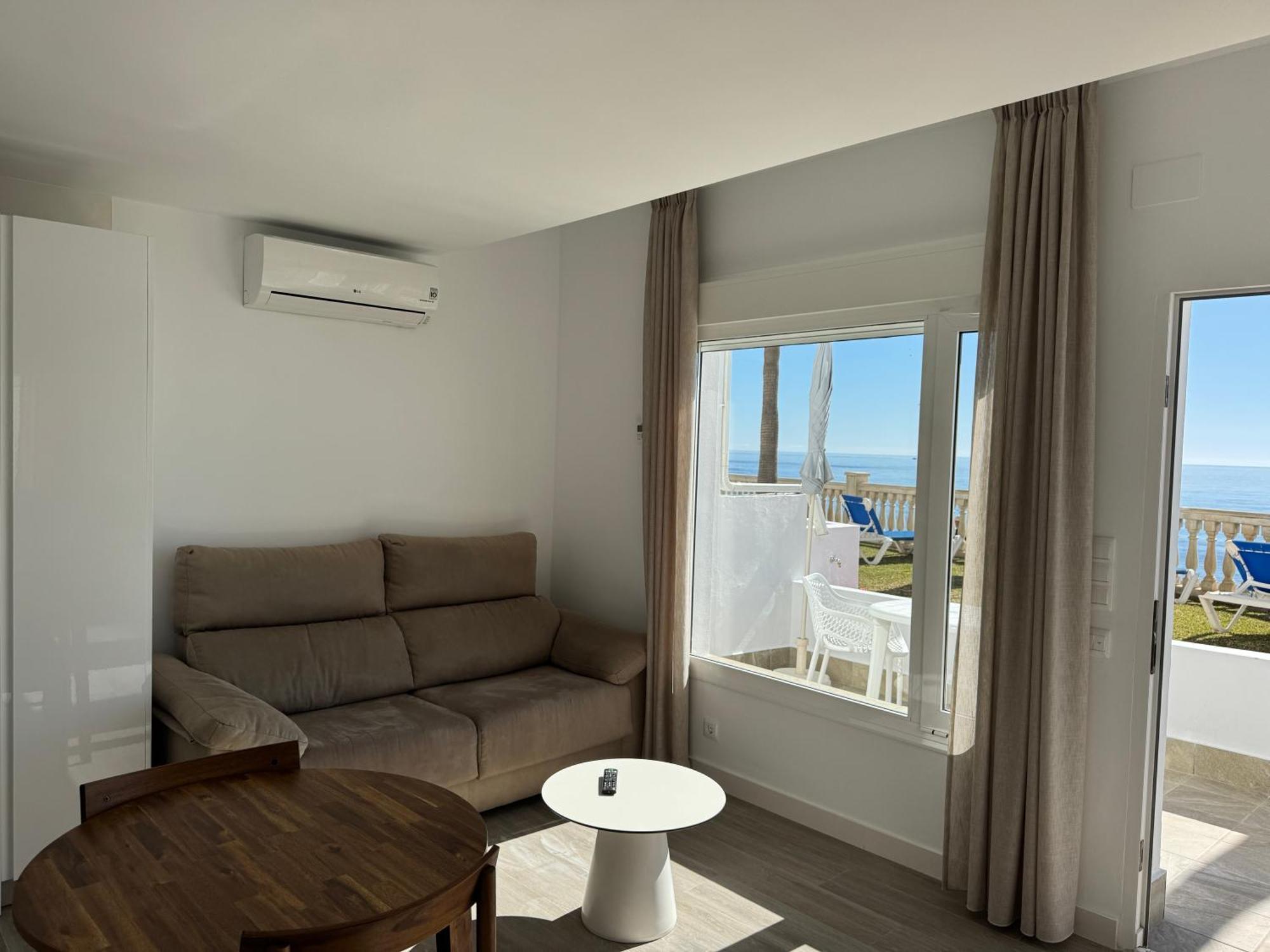 נרחה Apartamentos Perla Marina מראה חיצוני תמונה